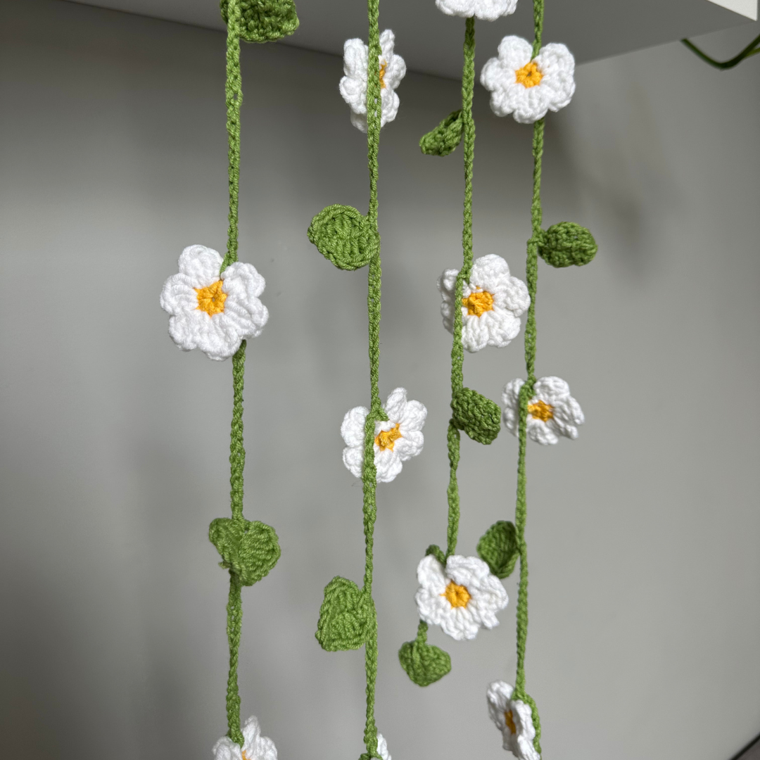 No Sew Flower Garland Crochet Pattern in English | Daisy Flower Curtain