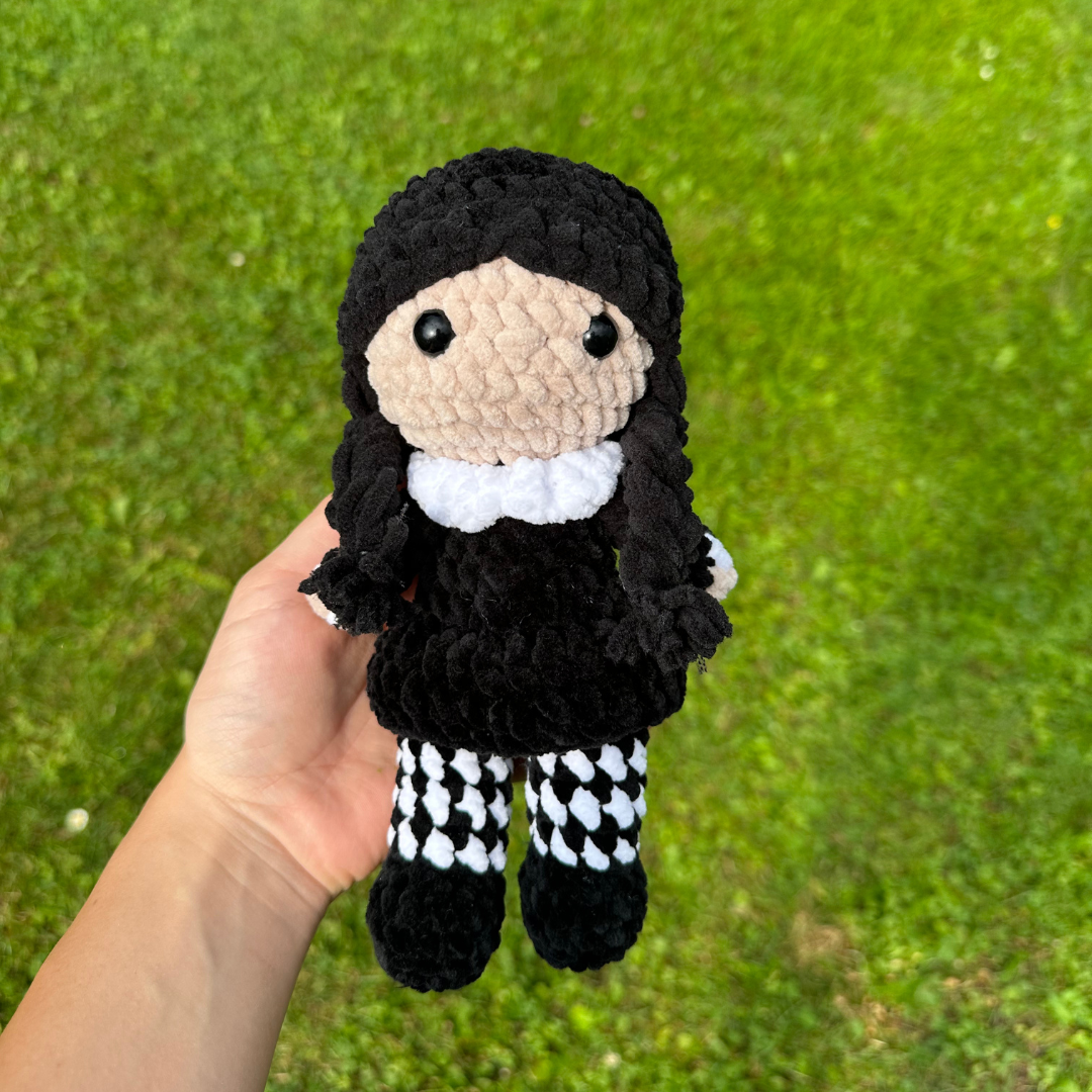 Wednesday Addams Low Sew Crochet Pattern in English
