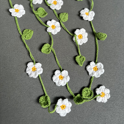 No Sew Flower Garland Crochet Pattern in English | Daisy Flower Curtain