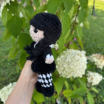 Wednesday Addams Low Sew Crochet Pattern in English
