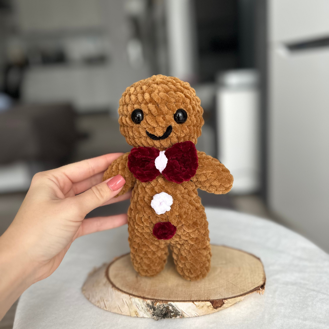 Gingerbread Couple Crochet Pattern Low-Sew in English | Gingerbread Man and Woman | Crochet Christmas |