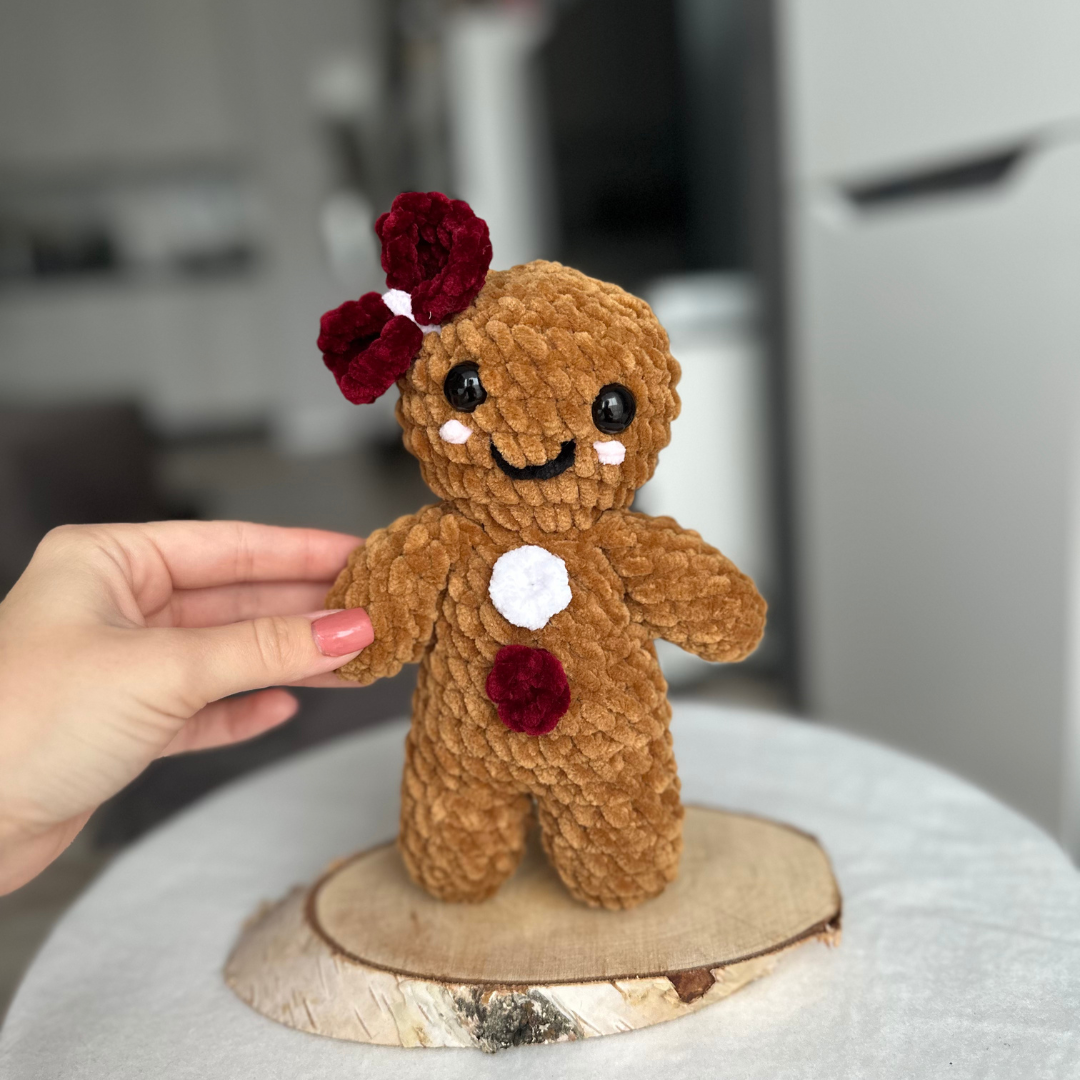 Gingerbread Couple Crochet Pattern Low-Sew in English | Gingerbread Man and Woman | Crochet Christmas |